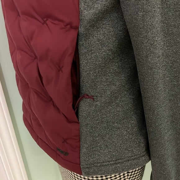 North Face Pullover Jacket - Picture 4 of 8